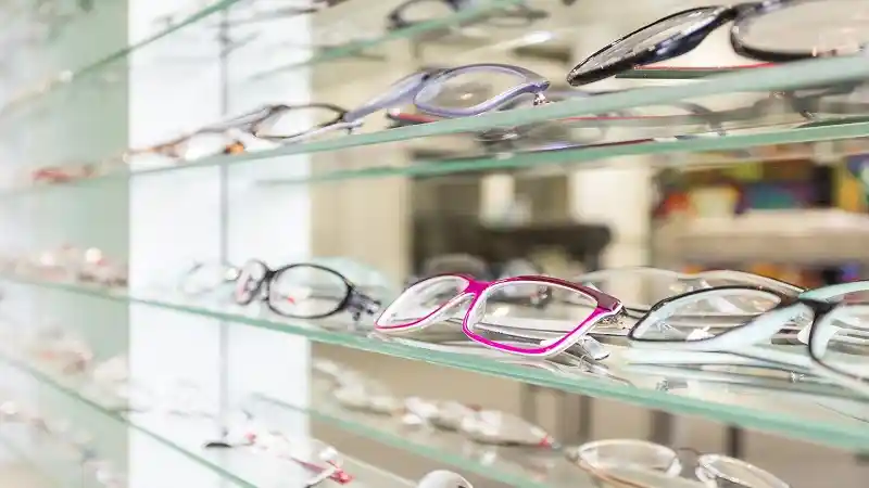 How to Choose a Good Optician: Key Factors to Consider